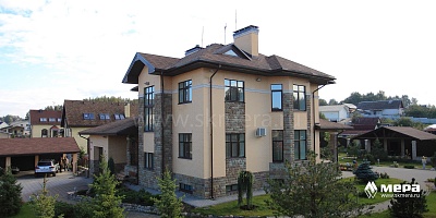 Фасады: Дом из кирпича в Кирполье №10