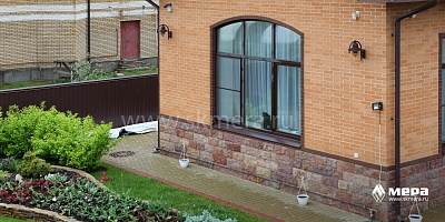 Фасады: Загородный дом из кирпича в пос. Александровская №10